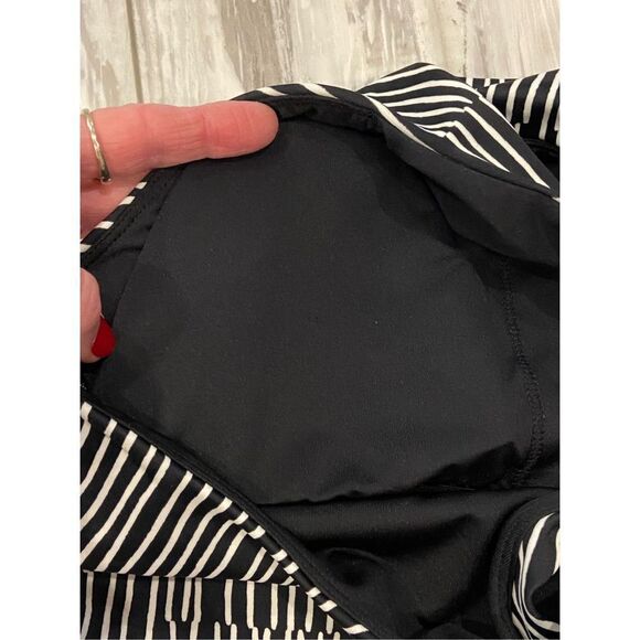 Striped and Solid Women's Crop Tops - Picture 4 of 9